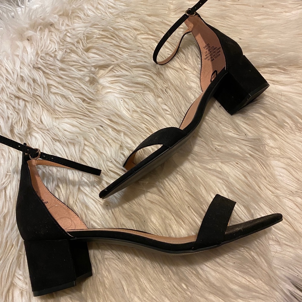 Black block heel sandal